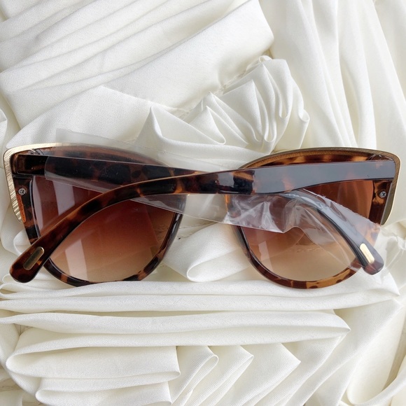 Tortoise Cat Eye Sunglasses With Gold Trim - Picture 2 of 4
